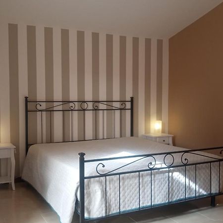 B&B Hollywood Olivadi Luaran gambar