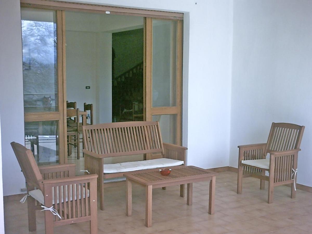 B&B Hollywood Olivadi Luaran gambar