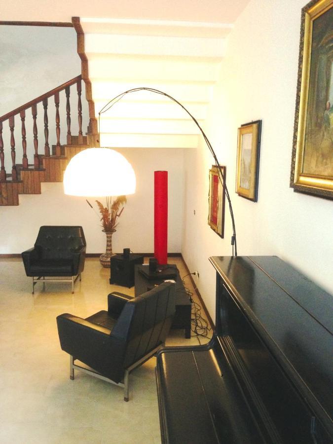 B&B Hollywood Olivadi Luaran gambar