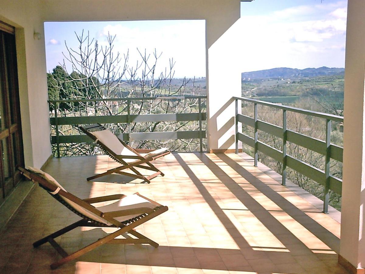 B&B Hollywood Olivadi Luaran gambar