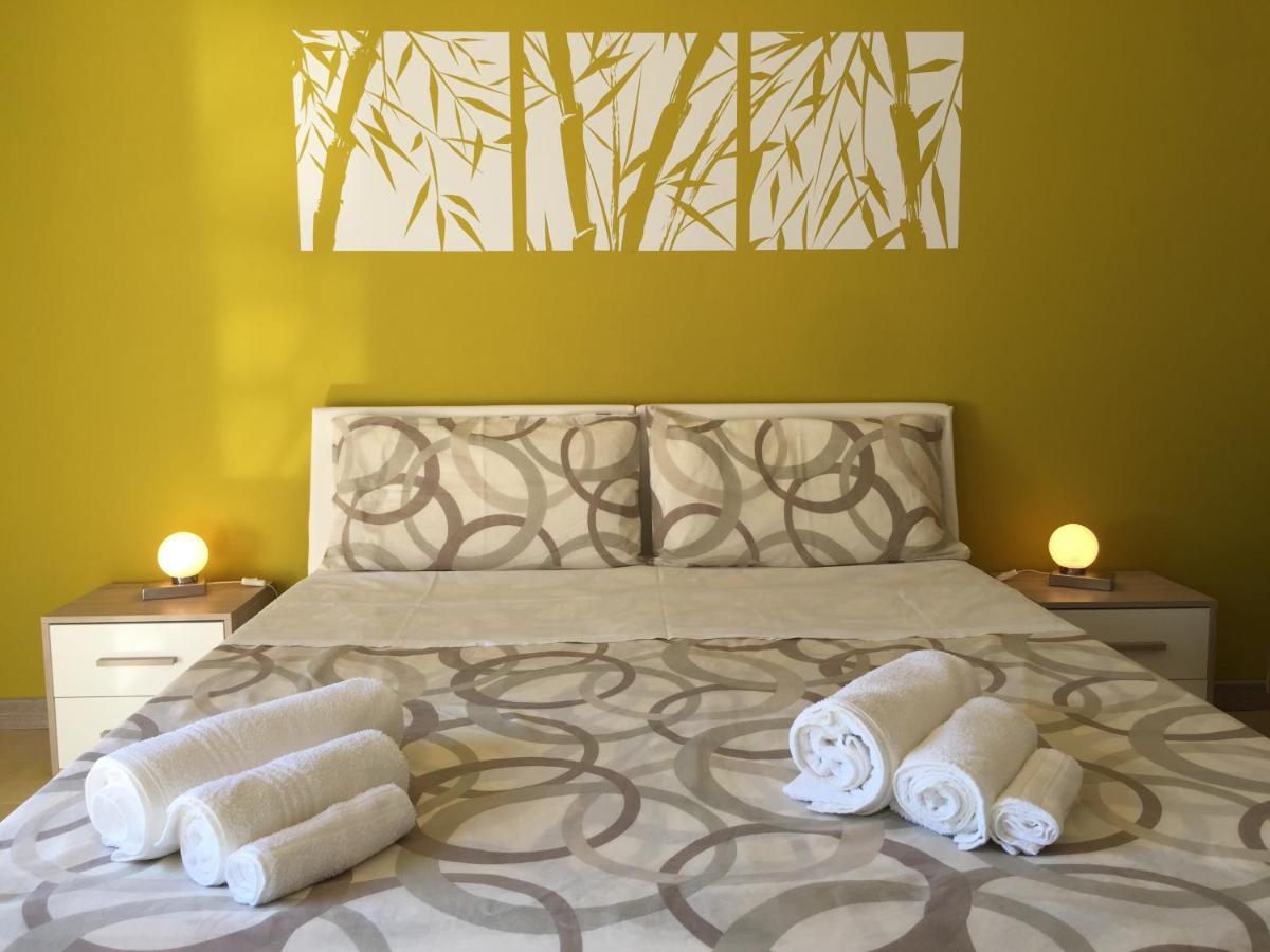 B&B Hollywood Olivadi Luaran gambar